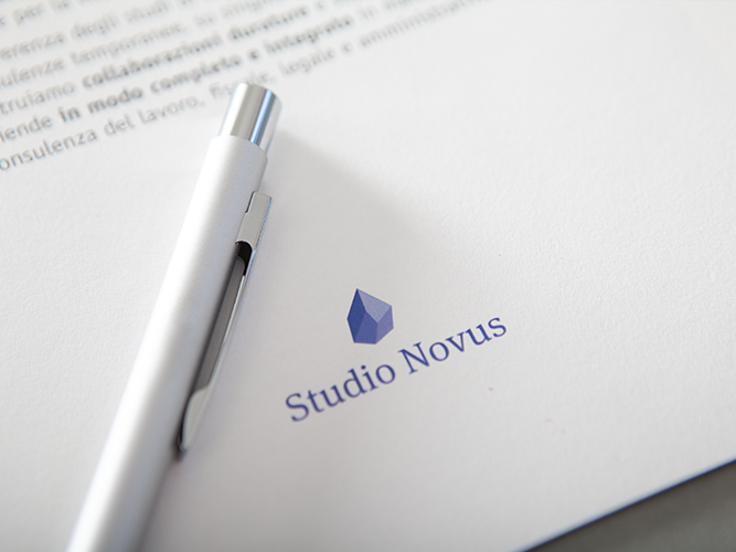 Penne, gadget e immagine coordinata per studio associato Studio Novus