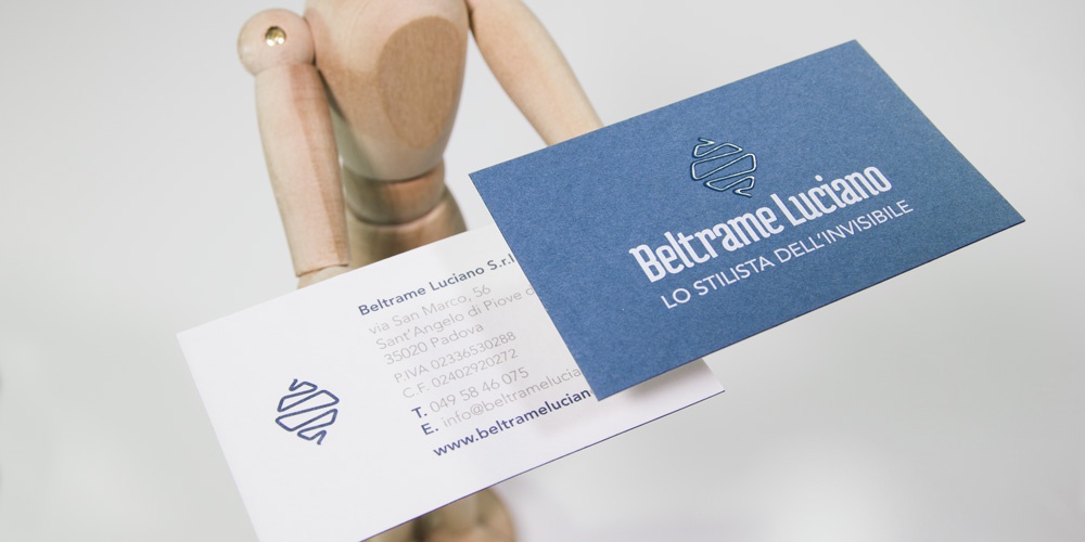 Verniciatura selettiva , stampa serigrafica e carta accoppiata per biglietto da visita